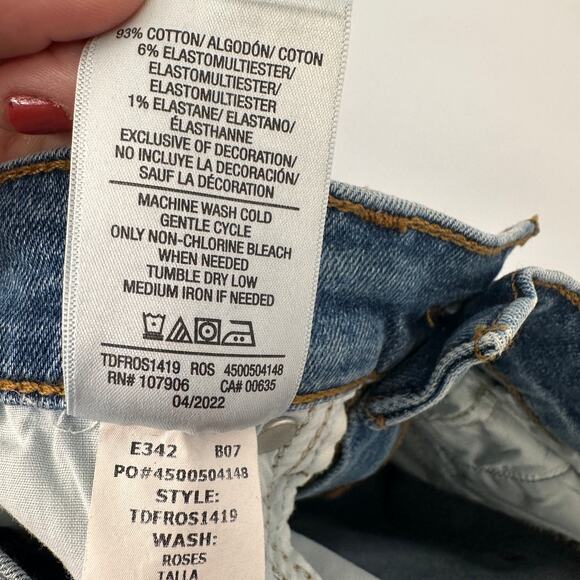 HUDSON JEANS NWT Nico Skinny Denim Jean in Roses Wash // 26 - Picture 12 of 12